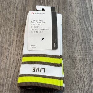 lululemon Tale to tell Mid crew Sock